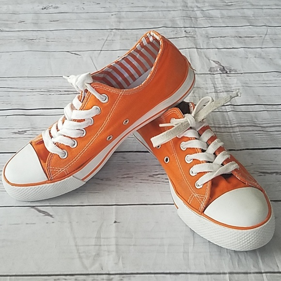 whataburger canvas shoes